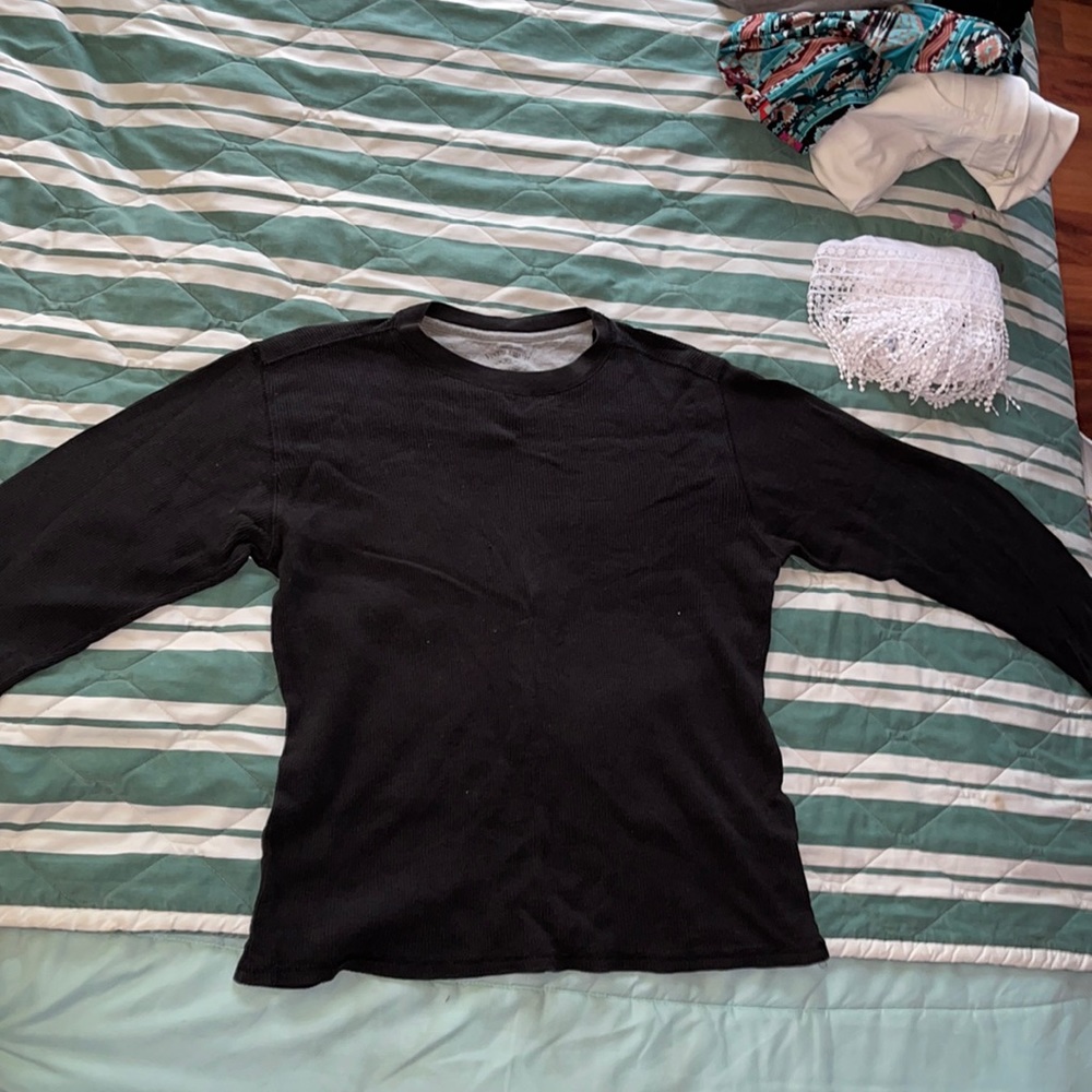 Sweatshirt (thickish thin)